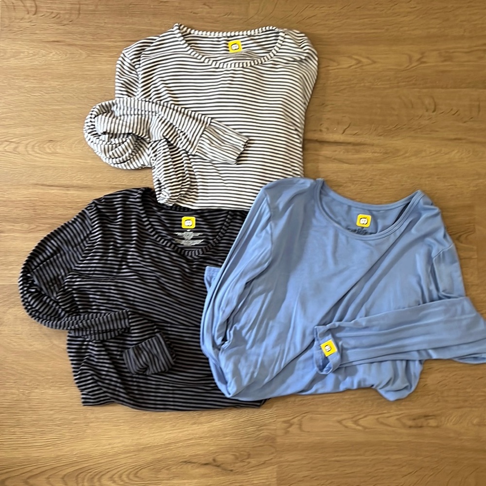 3 wonderwink size M under scrub tops